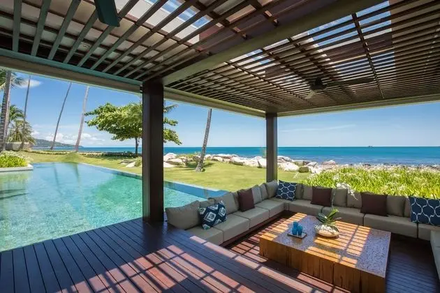 Five Bedrooms Villa