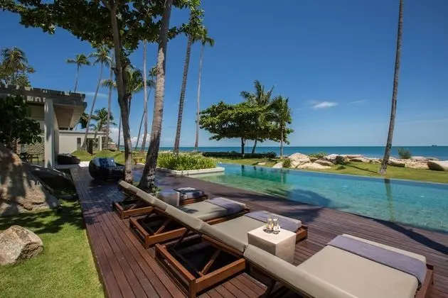 Five Bedrooms Villa