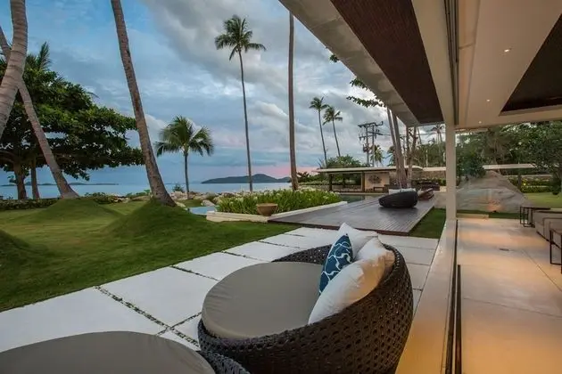 Five Bedrooms Villa