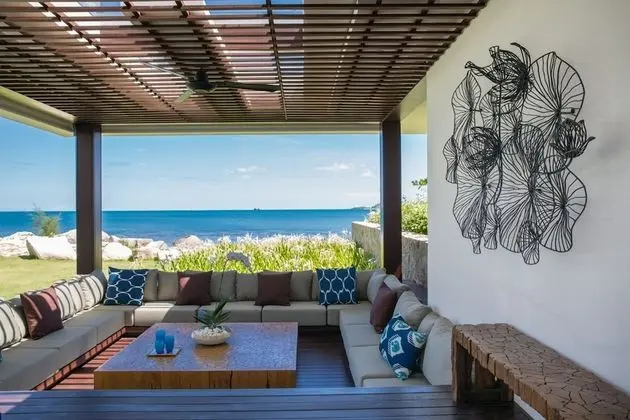 Five Bedrooms Villa