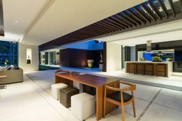 Five Bedrooms Villa