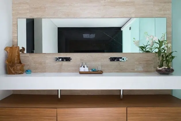 Five Bedrooms Villa