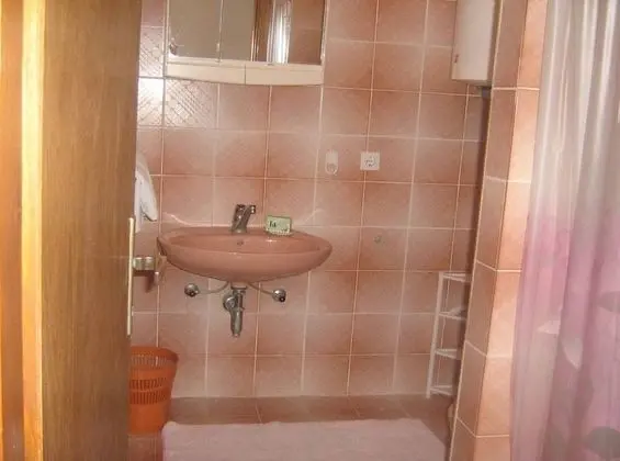 Apart Daire (Malaga - comfortable and free parking)