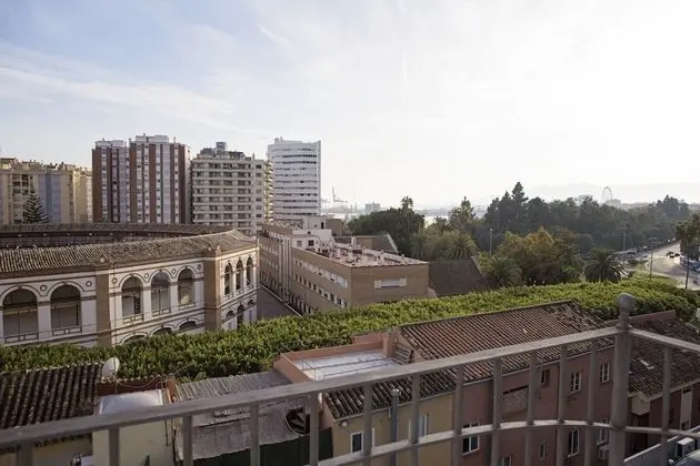 Tek Büyük Yataklı Oda, Balkon, Liman Manzaralı
