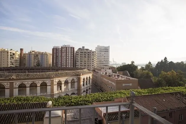 Tek Büyük Yataklı Oda, Balkon, Liman Manzaralı