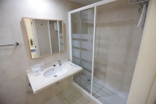 Üç Kişilik Oda, Balkon