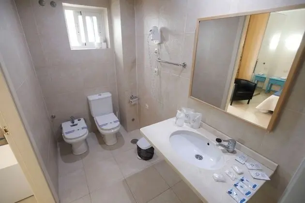 Üç Kişilik Oda, Balkon