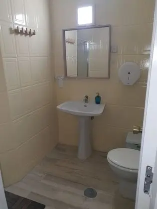 Tek Büyük Yataklı Oda, Ortak Banyo