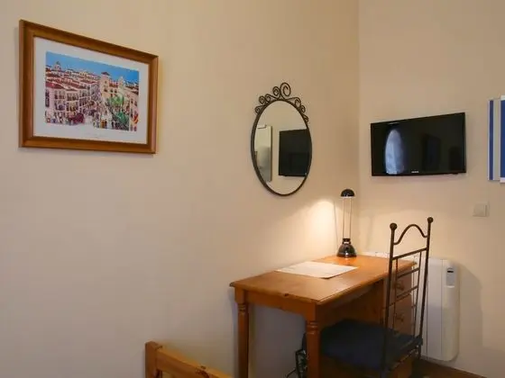 Tek Büyük Yataklı Oda, Ortak Banyo