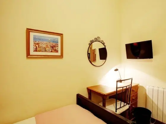 Tek Büyük Yataklı Oda, Ortak Banyo