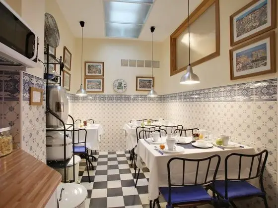 Tek Büyük Yataklı Oda, Ortak Banyo