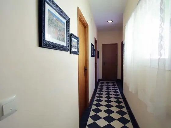 Tek Büyük Yataklı Oda, Ortak Banyo