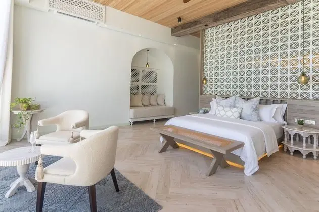Sunset Beach Pool Suite