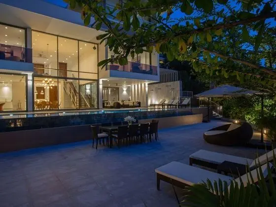 Deluxe Villa