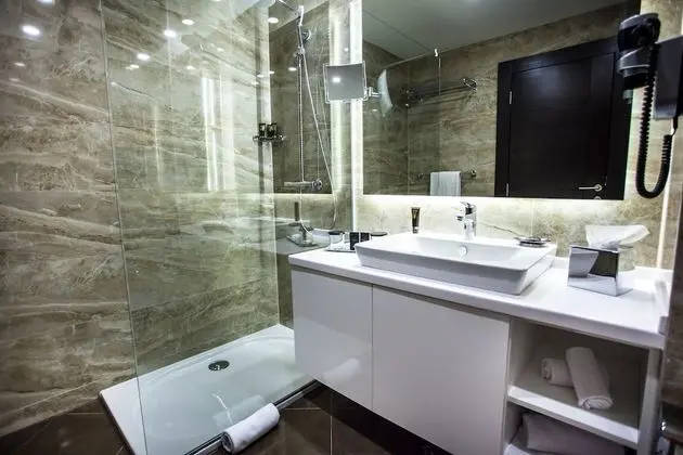 Luxury Tek Büyük veya İki Ayrı Yataklı Oda, Balkon