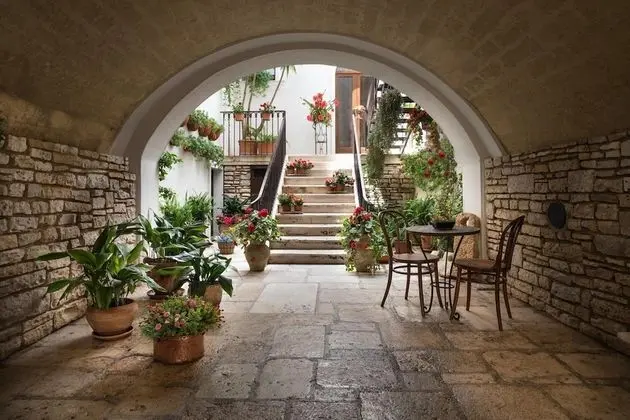 Basic Tek Büyük veya İki Ayrı Yataklı Oda