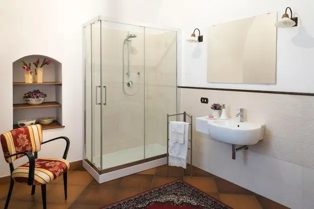 Basic Tek Büyük veya İki Ayrı Yataklı Oda