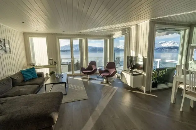 RORBU PREMIUM 3 BEDROOMS, SEA VIEW