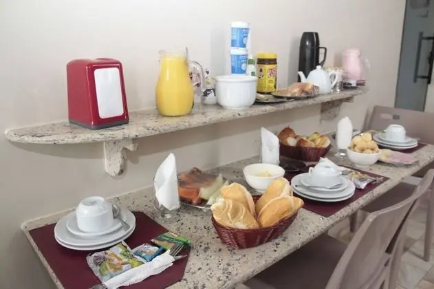 Odada yemek servisi