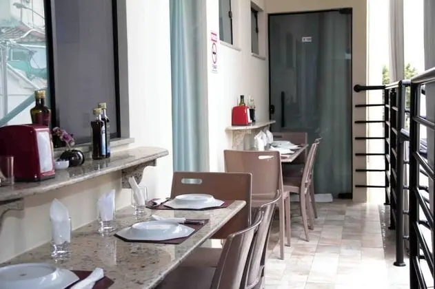 Odada yemek servisi