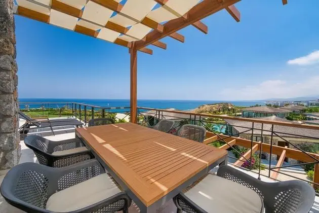 Penthouse Standard 2. Kat Havuz Manzaralı