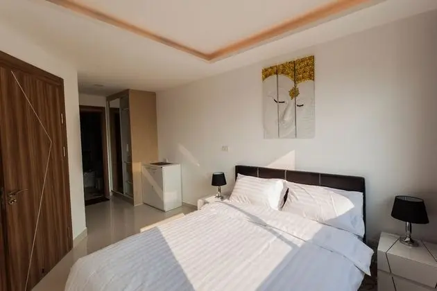 One Bedroom Apartment