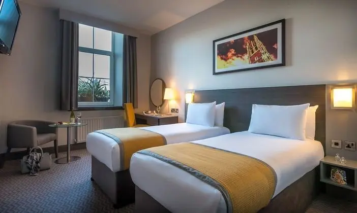 Tek Büyük Yataklı Oda (& Single Room)
