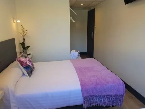 Basic Tek Büyük Yataklı Oda