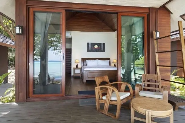 Beachfront Breeze