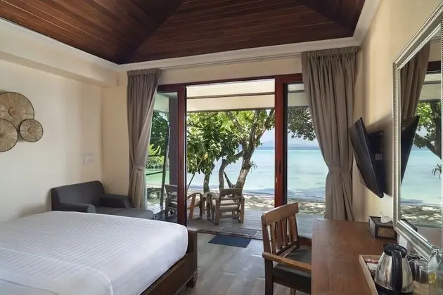 Beachfront Breeze
