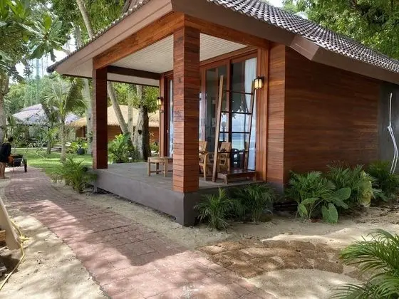 Beachfront Breeze