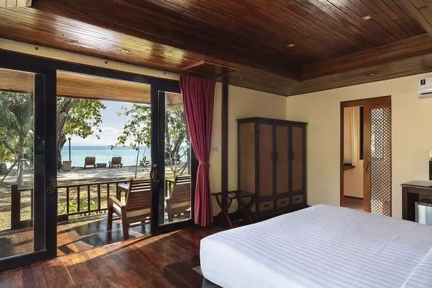 Beachfront Superior Bungalow