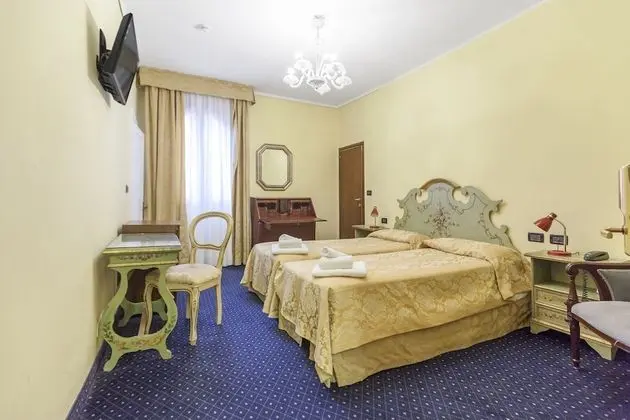 Superior Tek Büyük veya İki Ayrı Yataklı Oda