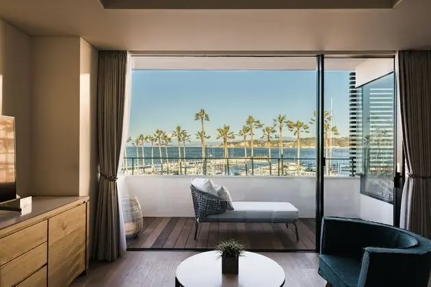 Oda, Sigara İçilmez (Palm Tree Suite)