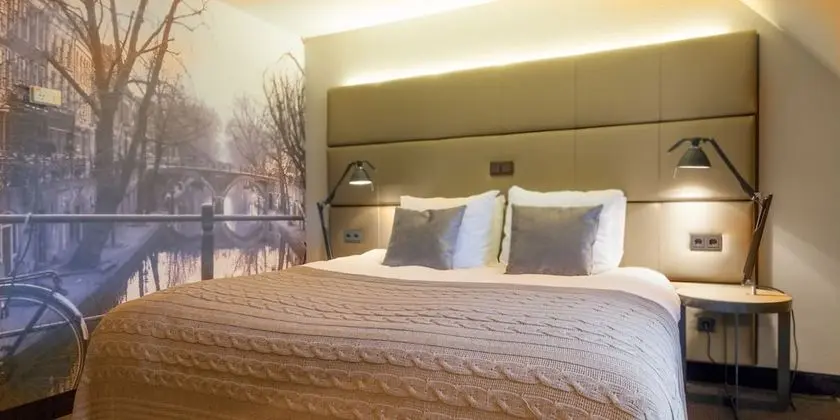 Medium Room