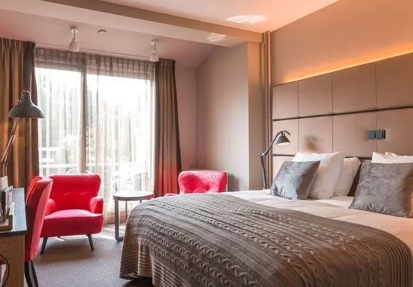Medium Room
