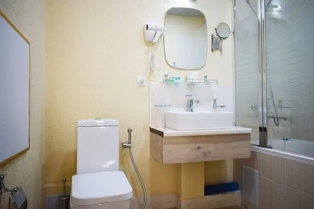 Standard Tek Büyük Yataklı Oda