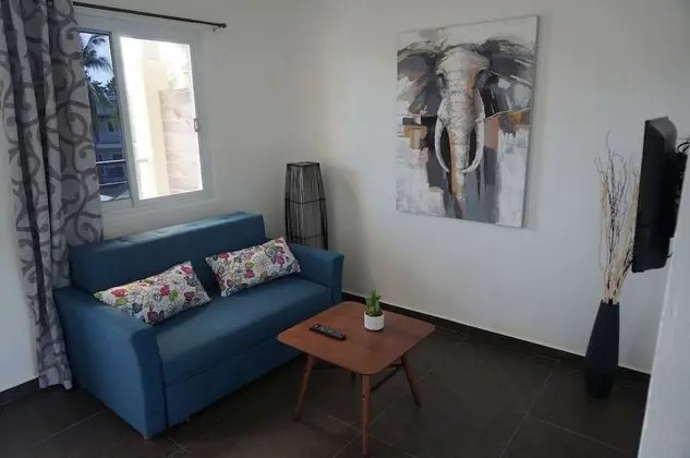 Queen Suite with Pool View