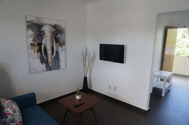 Queen Suite with Pool View