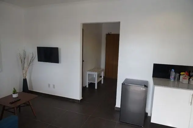 Queen Suite with Pool View