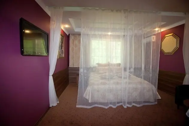 Romantic Tek Büyük Yataklı Oda
