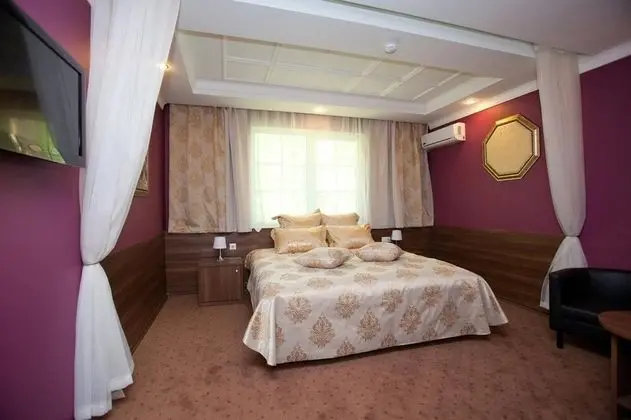 Romantic Tek Büyük Yataklı Oda