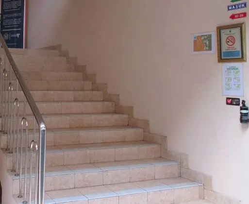 Superior Oda, Sigara İçilmez, Kule