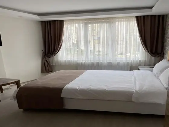 Çift Kişilik, Şehir Manzaralı