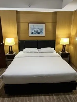 One Bedroom Suite, Pool View