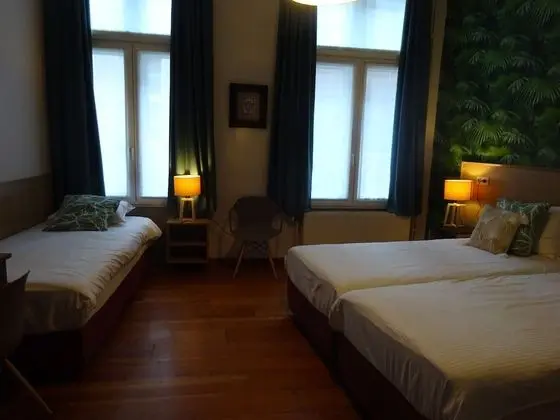 Üç Kişilik Oda