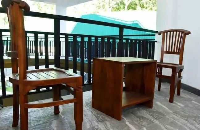 Üç Kişilik Oda, Balkon
