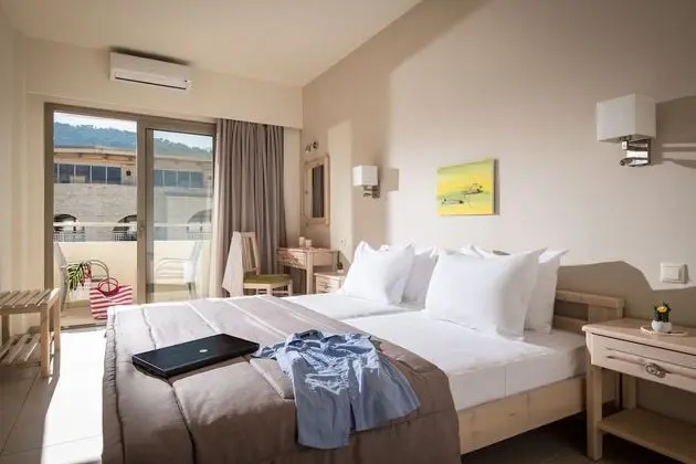 Triple Room Land View
