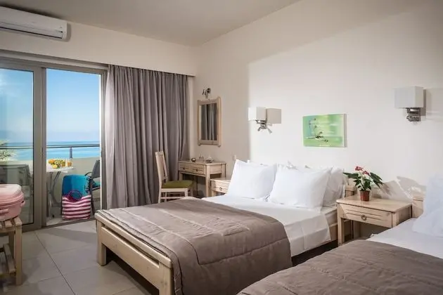Triple Room Land View