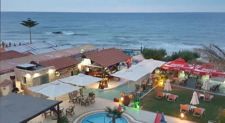 Üç Kişilik Oda, Deniz Manzaralı